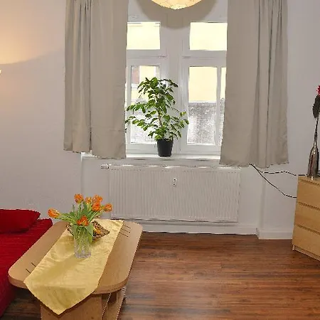 Sonnige-2-raum-fewo-nahe-dresden-zentrum-aw1 Apartment *